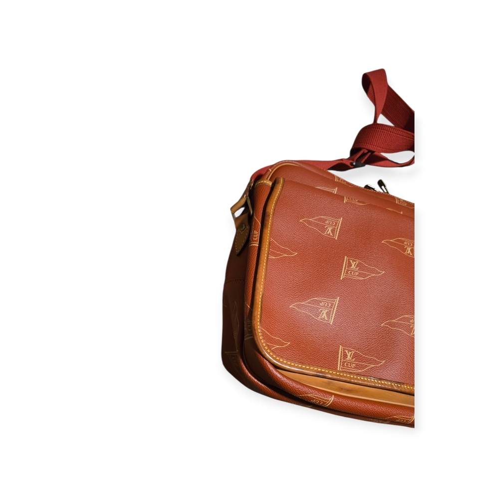 Louis Vuitton Calvi Limited Edition Messenger - Picture 7 of 16